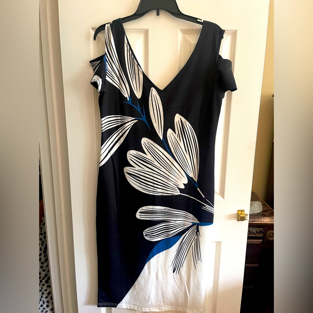 Floral blue, black and white dress. Cut out shoulders Summer dress ☀️ Large
